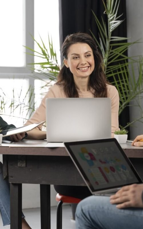 colleagues-work_23-2148499439